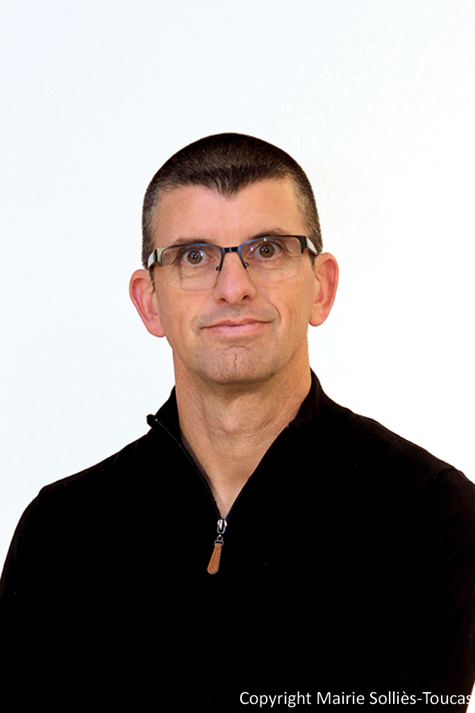 Eric MATTEODO  3�me adjoint d�l�gu� aux finances, � la vie �conomique, � la vie associative et au personnel communal et � l�administration g�n�rale